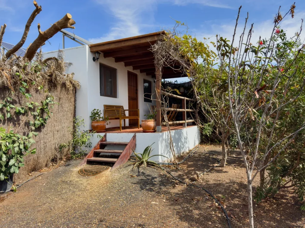 La Sabina rural house with porch and garden in Lanzarote